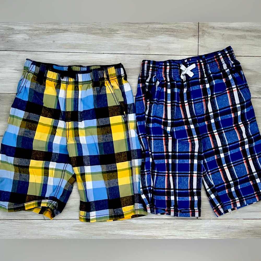 Boys pull on shorts 2 pairs. Size 10 and size 10/12